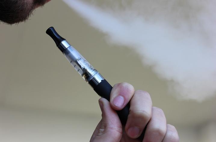 e-cigarette-1301664_960_720.jpg