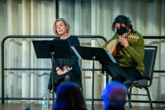 Elizabeth Arnold & Dieter Hennings Yeomans (College of Fine Arts) conclude the evening's events with a performance for voice and lute.